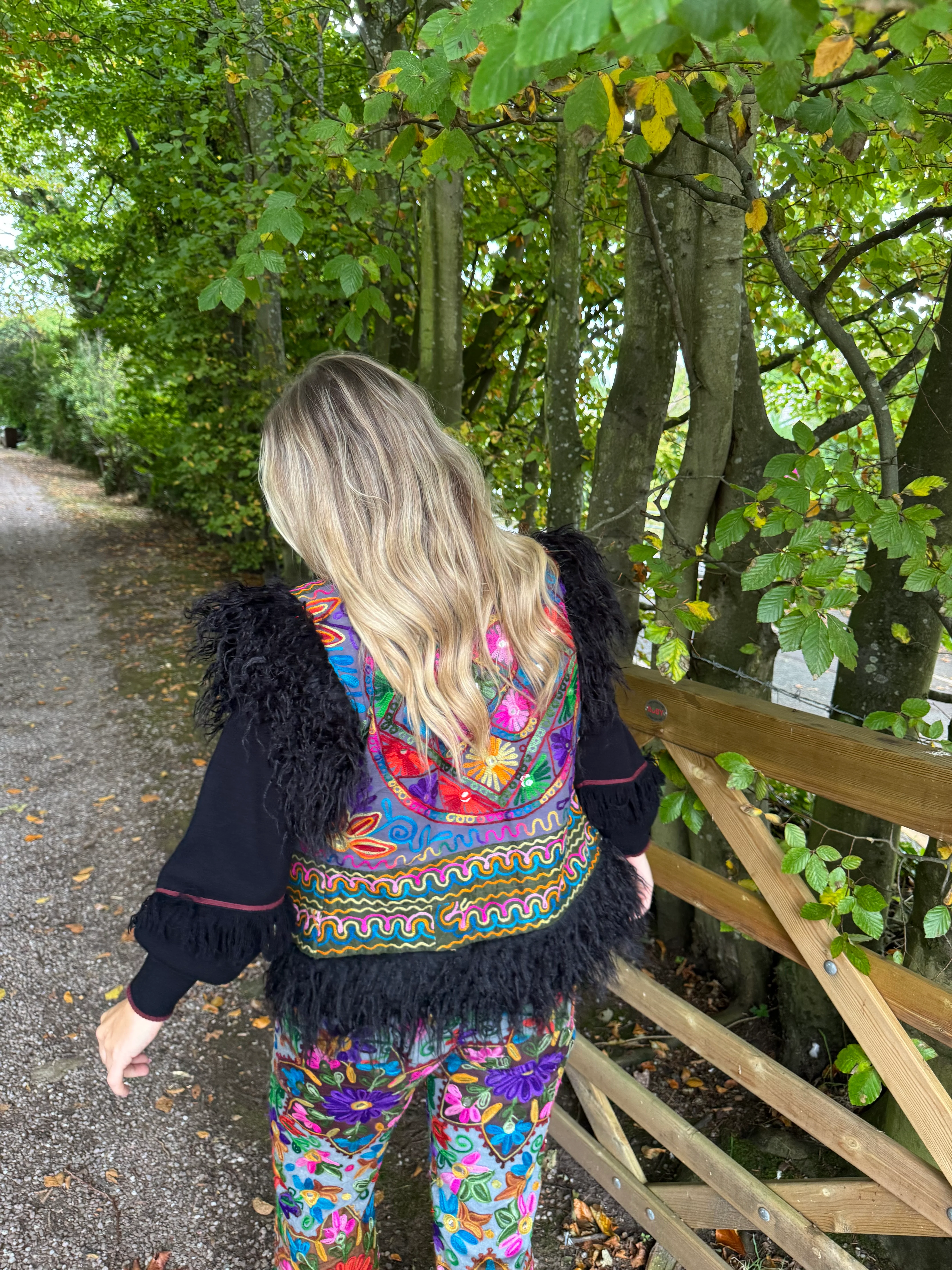 Faux Fur Flower Gilet - Image 3