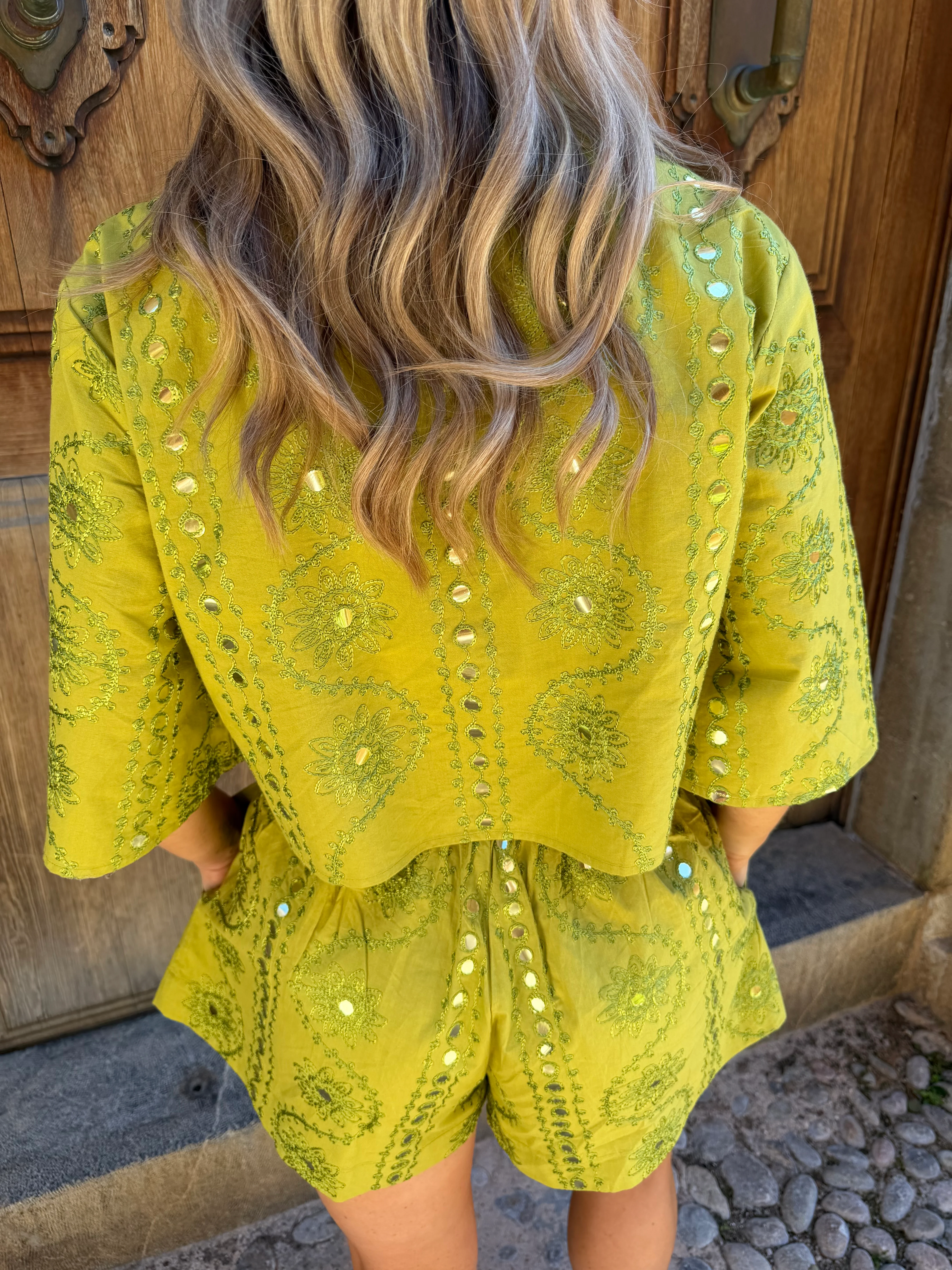 Olive Ari Cropped Shirt - Image 2